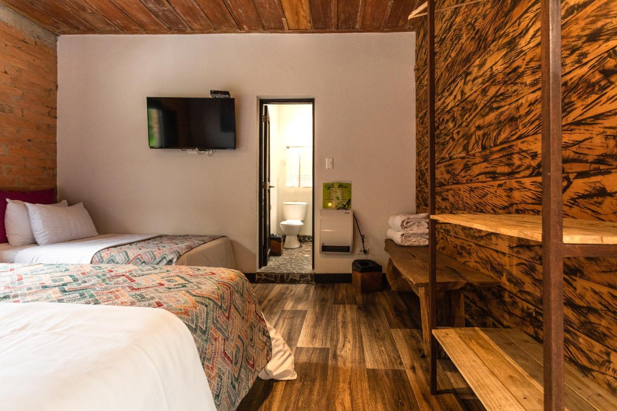 Hotel Termales Del Ruiz Gallinazo  Esterno foto